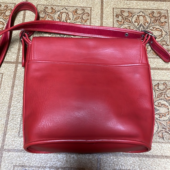 Good Condition Rare Made In USA Old Coach 9085 Shoulder Bag Red